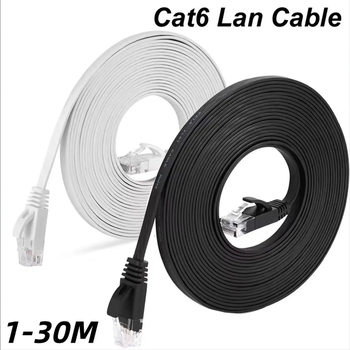 بكرة من كابلات شبكة Cat6 سوداء مع موصلات بجانب بكرة من كابلات Cat6 بيضاء.