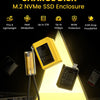 Boîtier SSD M.2 NVMe jaune avec dissipateur thermique, mettant en avant le design léger et la protection contre les chutes.